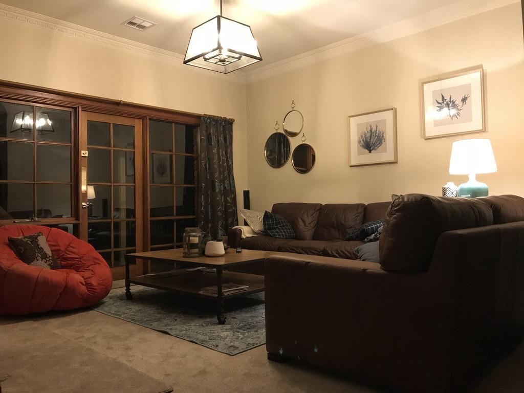 Helen'S Homestead Enfield エクステリア 写真